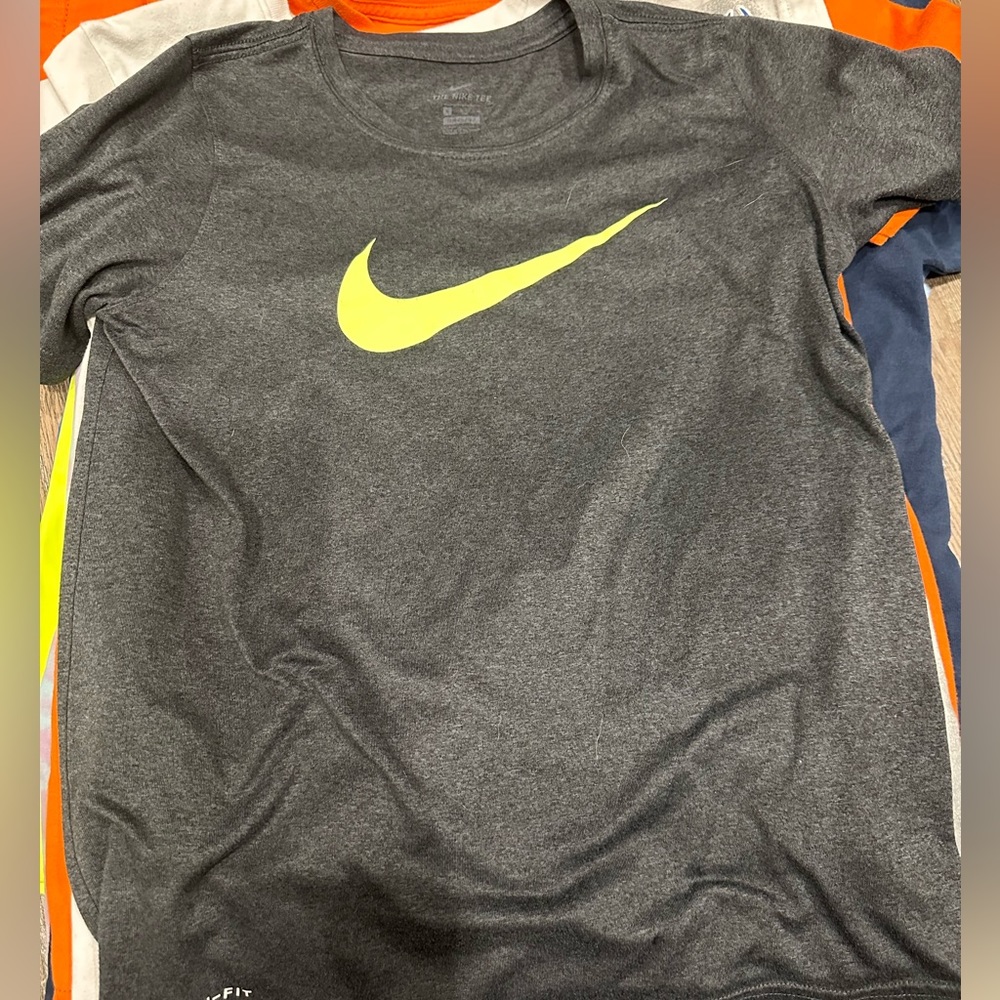 Nike t shirt